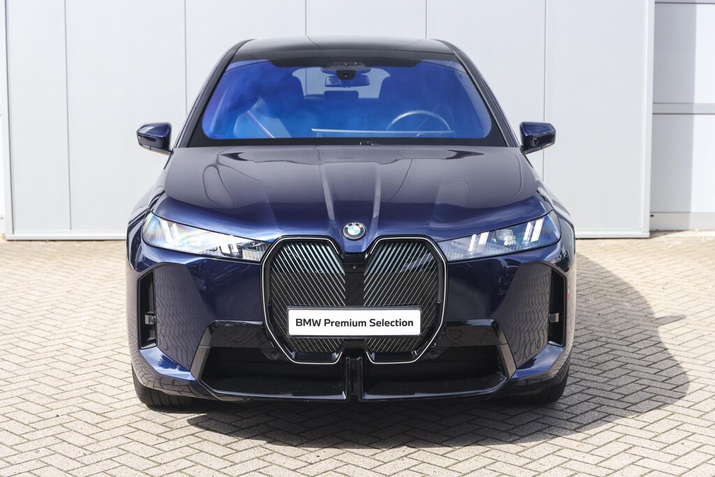BMW iX 5