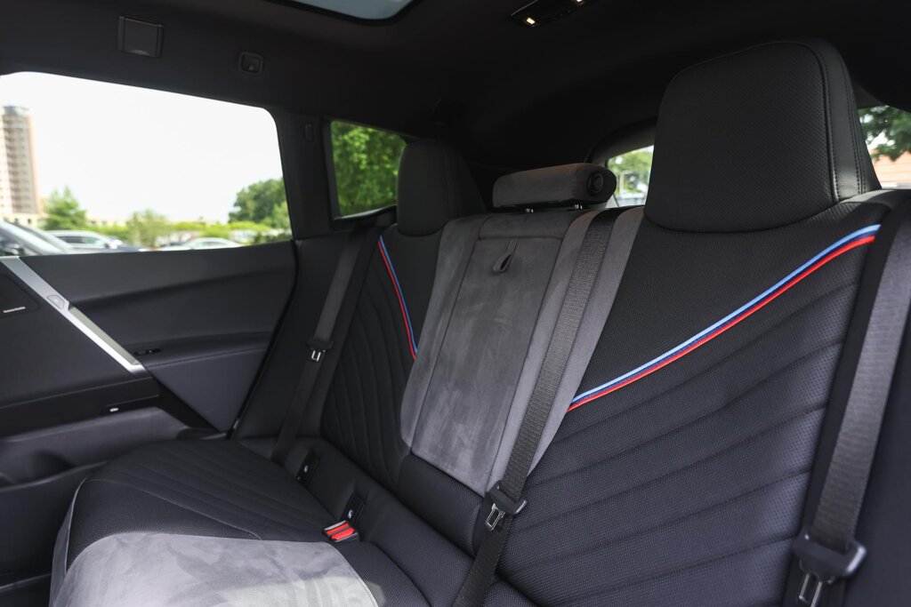 BMW iX 11