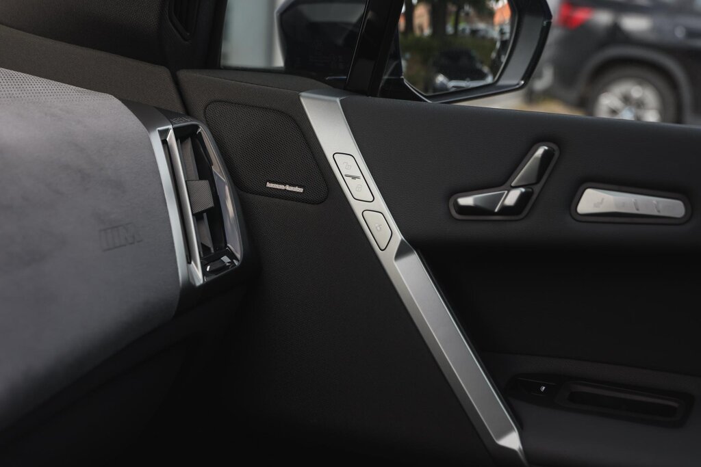 BMW iX 27