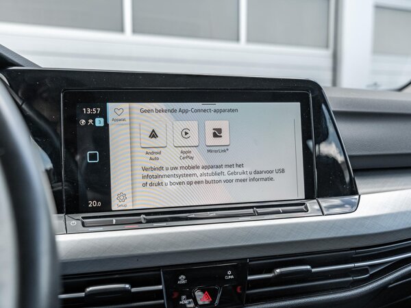 Apple Carplay/Android Auto Apple Carplay/Android Auto
