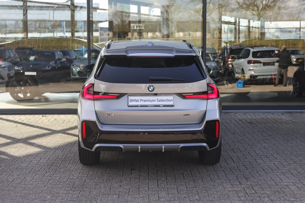 BMW X1 6