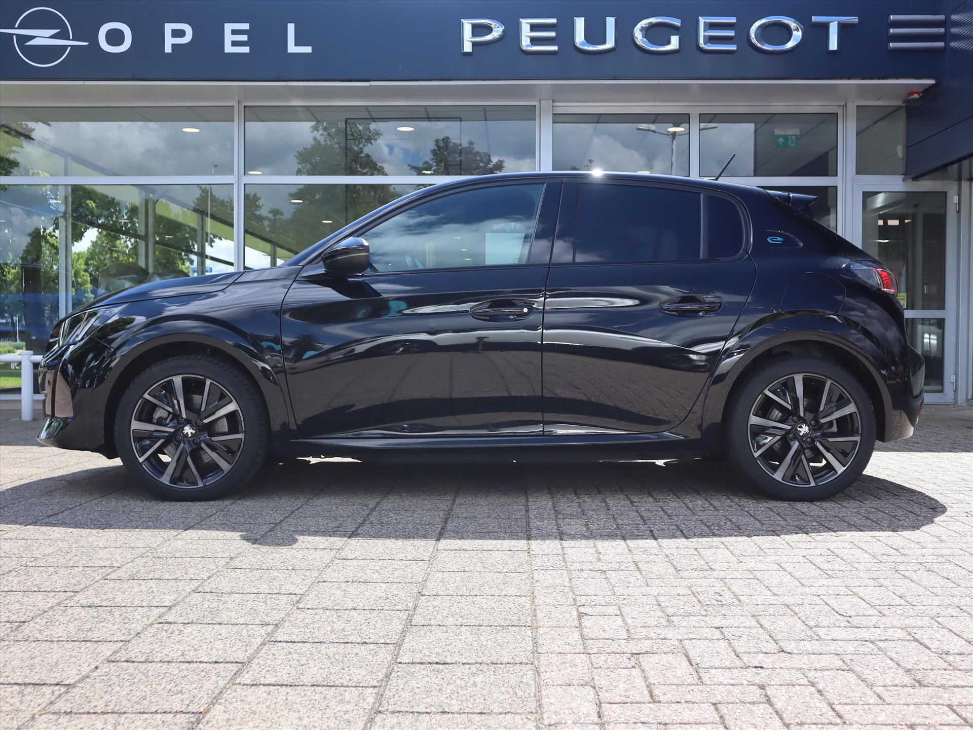 Peugeot e-208 GT EV 50kWh 136pk, Rijklaarprijs, Stoelverwarming Full LED Cruise control Keyless entry 3-Fase - Afbeelding 2