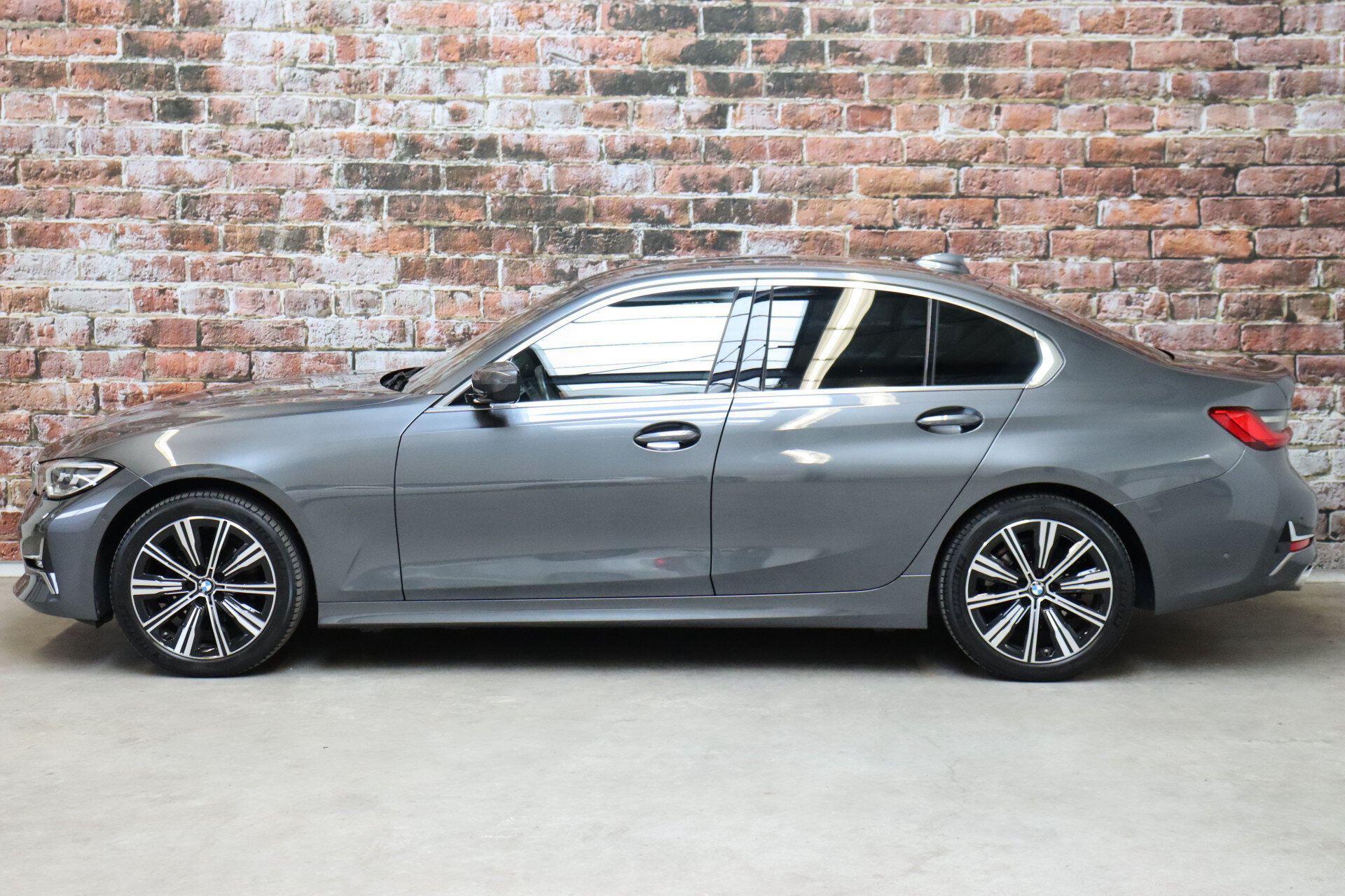 BMW 3 Serie Sedan 318i High Executive Luxury Line Automaat - Afbeelding 3