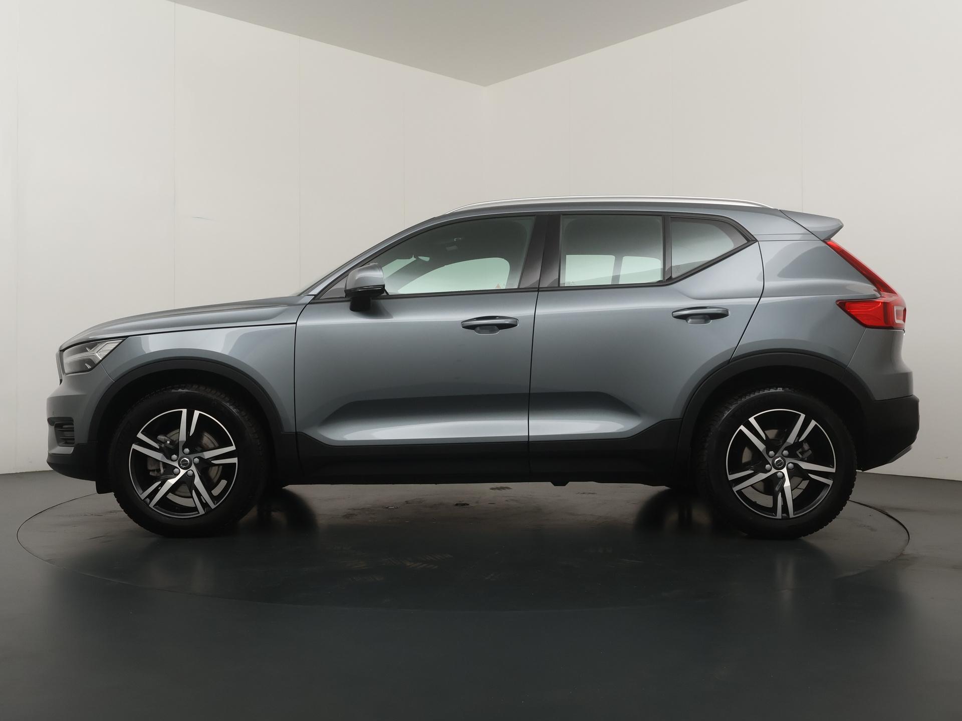 Volvo XC40 2.0 T4 Momentum - Afbeelding 2