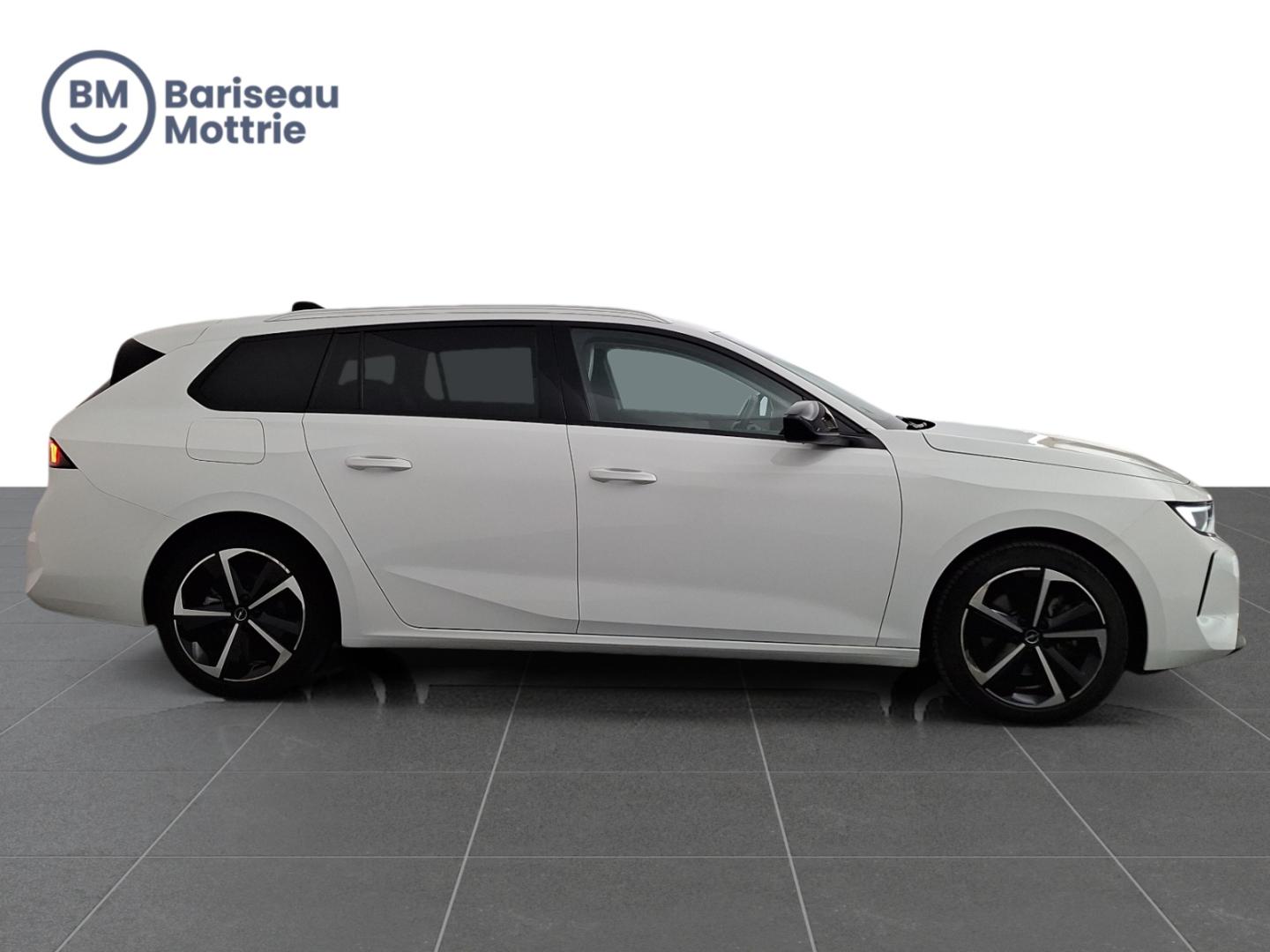 Opel Astra Sports Tourer BUSINESS EDITION AUTOMAAT *TREKHAAK*CARPLAY*DAB*CAMERA SENSOREN*KLIMAATREGELING* - Afbeelding 3