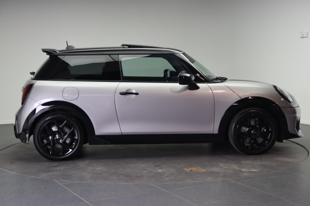 MINI 3-Deurs 4