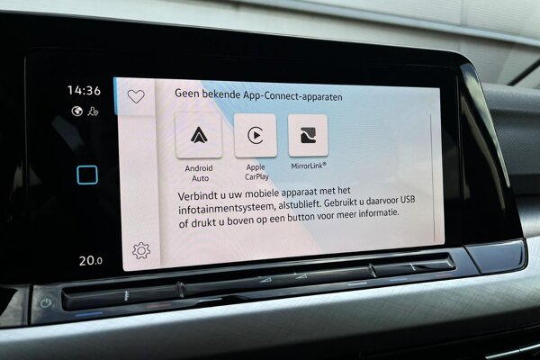 Apple Carplay/Android Auto Apple Carplay/Android Auto