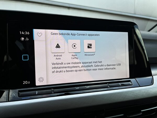 Apple Carplay/Android Auto Apple Carplay/Android Auto