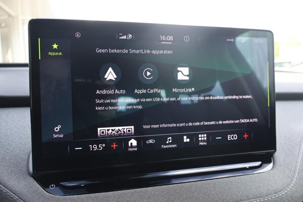 Apple Carplay/Android Auto Apple Carplay/Android Auto