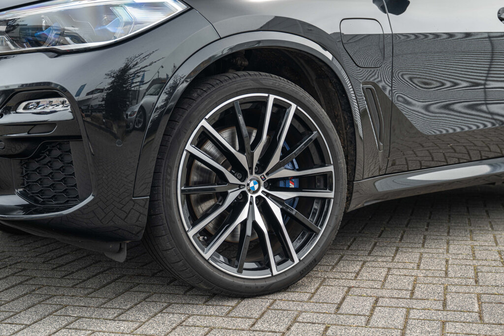 BMW X5 8