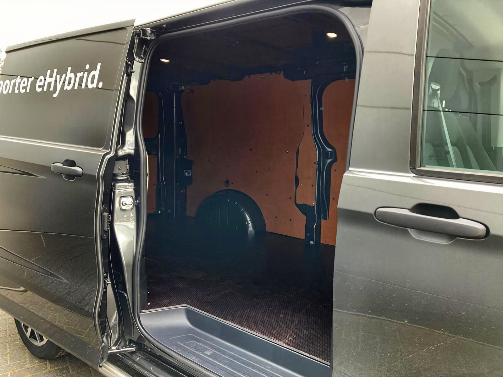 Volkswagen Bedrijfswagens Transporter Life L2 2.5 eHybrid 171 kW (233 pk) 3500 mm CVT au - Afbeelding 4