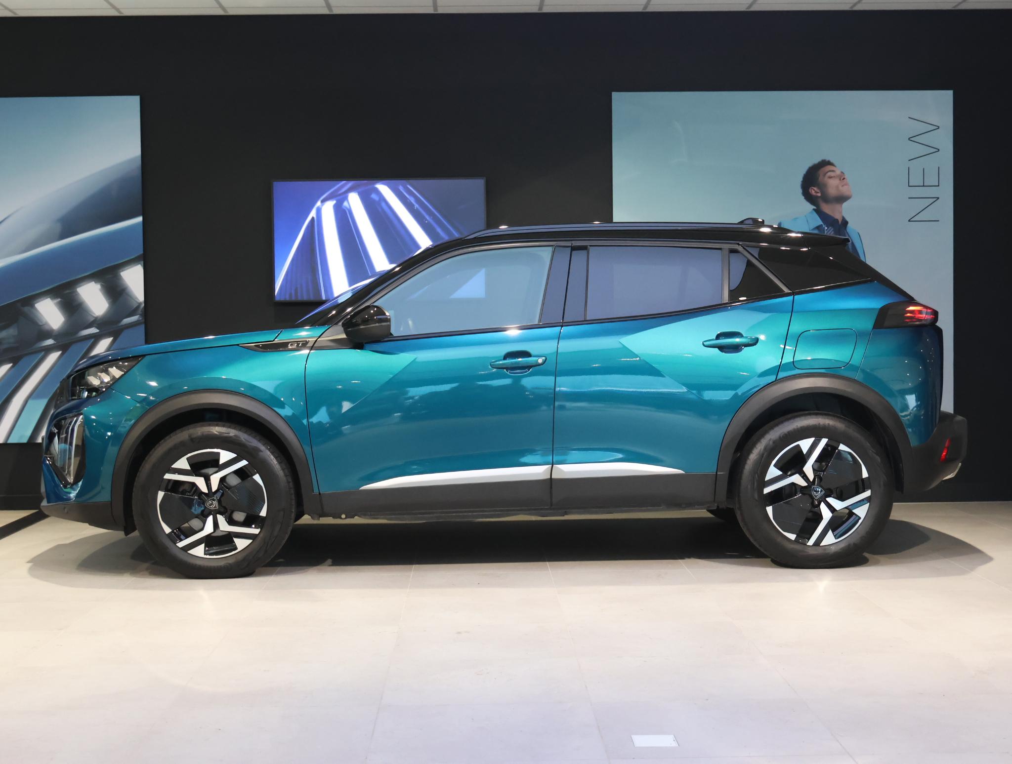 Peugeot 2008 SUV GT 136 pk Automaat - Afbeelding 2