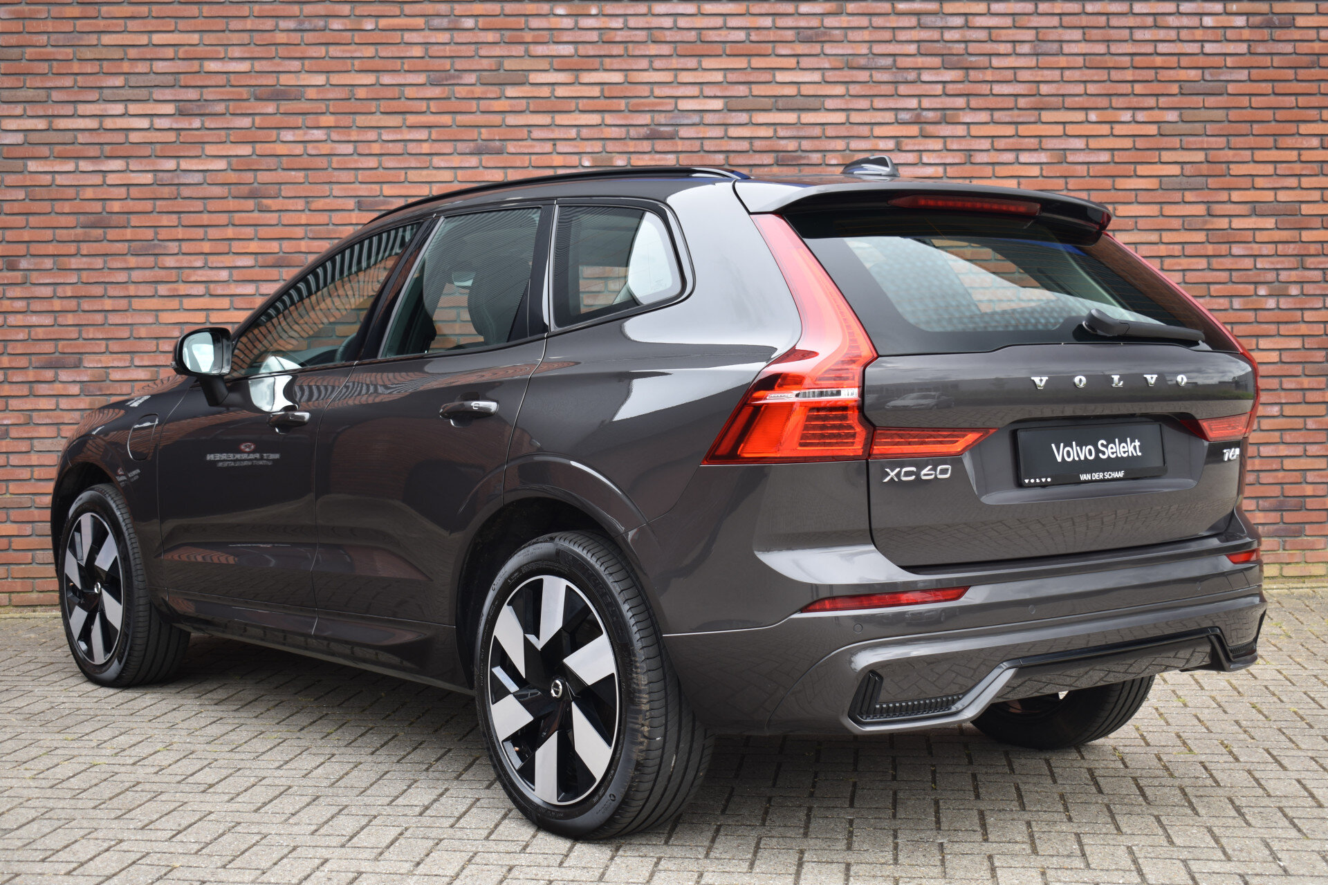 Volvo XC60 T6 350PK Plug-in hybrid AWD Ultra Dark - Afbeelding 2