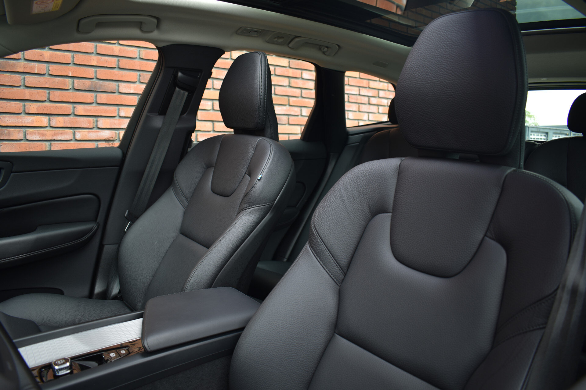 Volvo XC60 T6 350PK Plug-in hybrid AWD Ultra Dark - Afbeelding 5