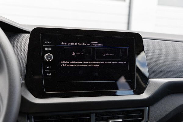 Apple Carplay/Android Auto Apple Carplay/Android Auto