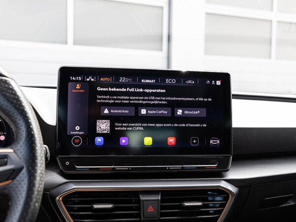 Apple Carplay/Android Auto Apple Carplay/Android Auto