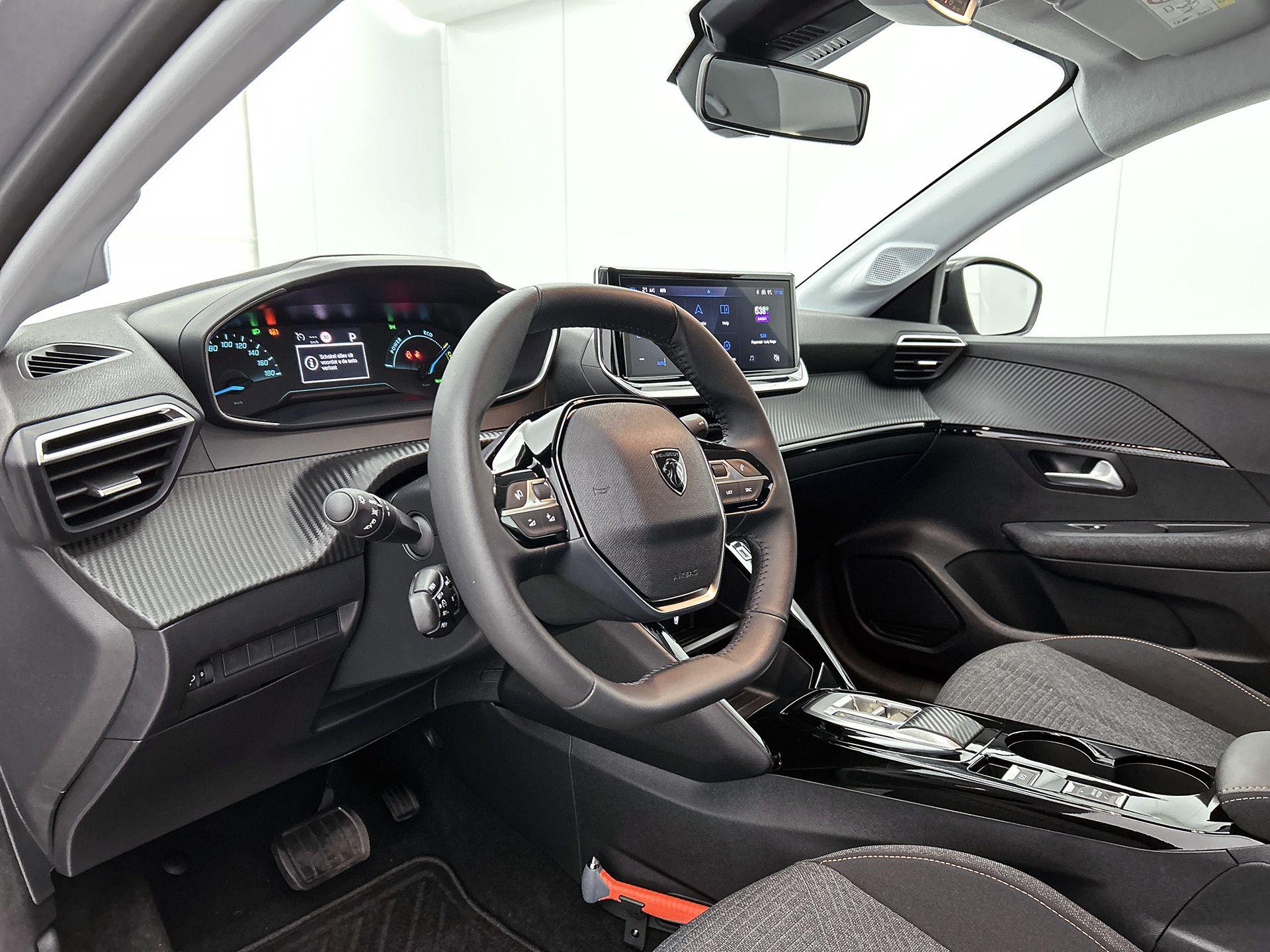 Peugeot e-208