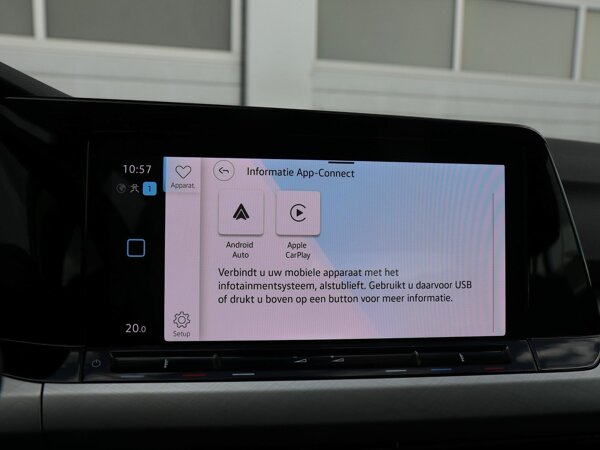 Apple Carplay/Android Auto Apple Carplay/Android Auto