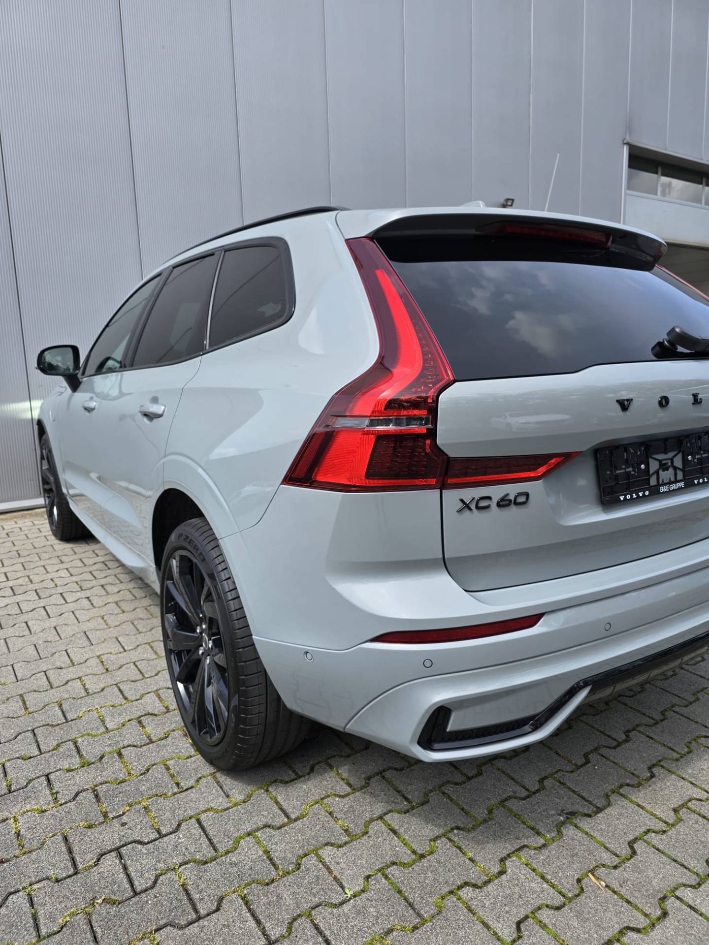 Volvo XC60 T6 Plug-in hybrid AWD Plus Black Edition - Afbeelding 5