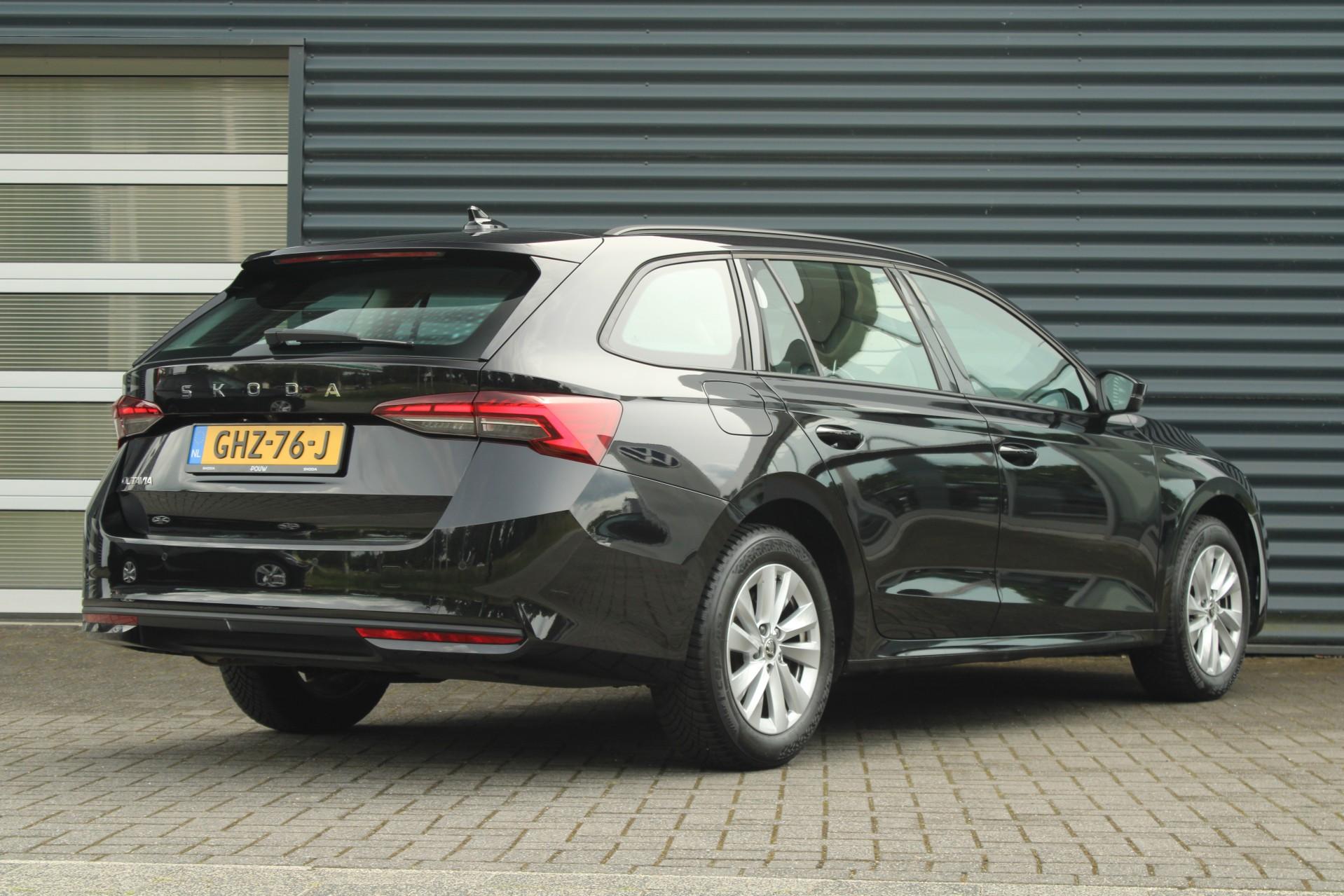 Skoda Octavia Combi 1.5 TSI 115pk DSG MHEV First Edition - Afbeelding 2