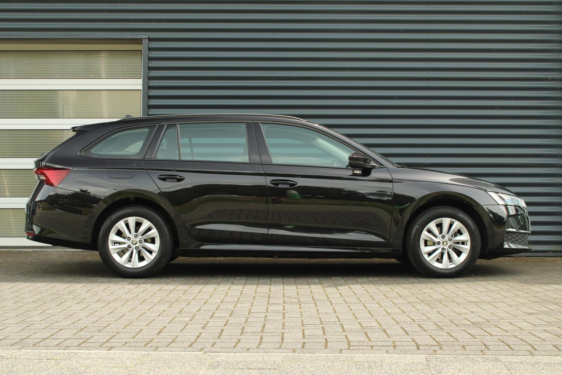 Skoda Octavia Combi 1.5 TSI 115pk DSG MHEV First Edition - Afbeelding 3