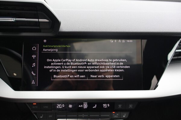 Apple Carplay/Android Auto