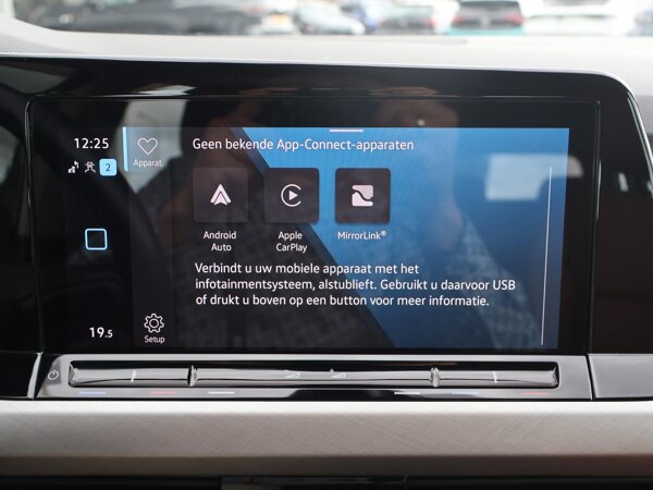 Apple Carplay/Android Auto Apple Carplay/Android Auto