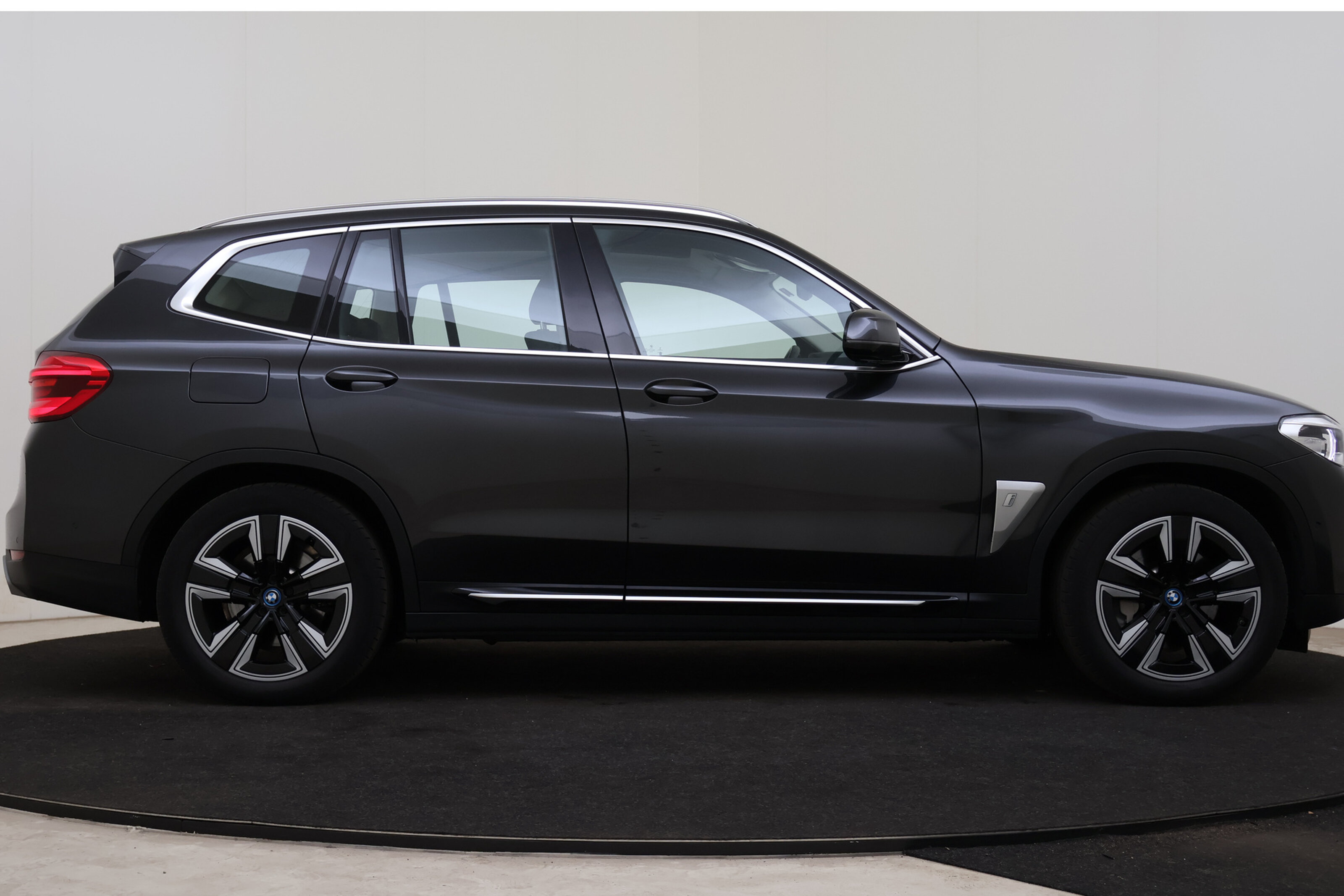 BMW iX3 7