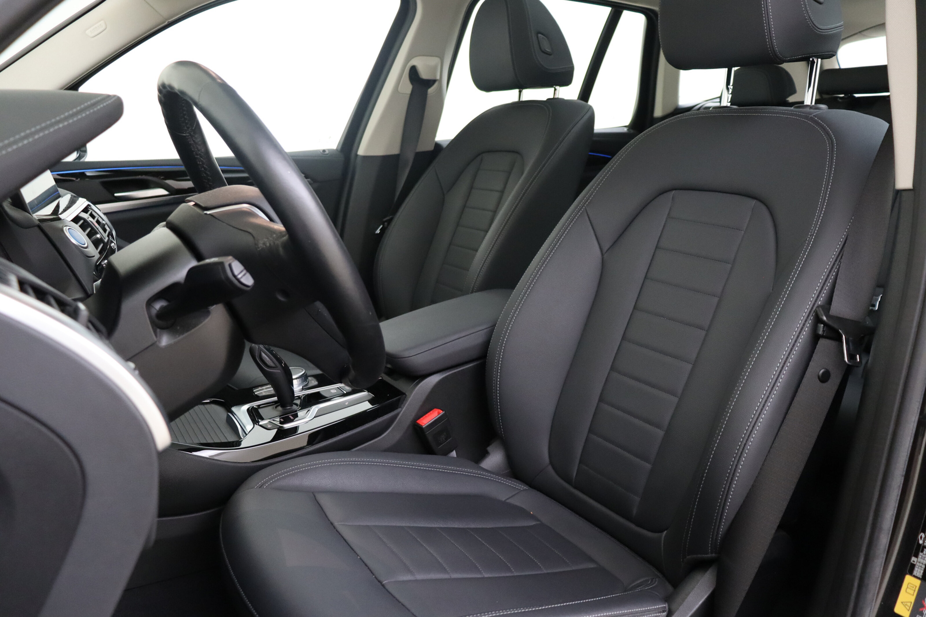 BMW iX3 8