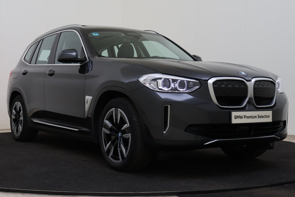 BMW iX3 13