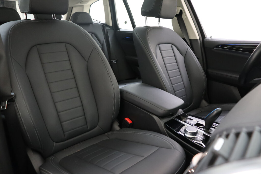 BMW iX3 17