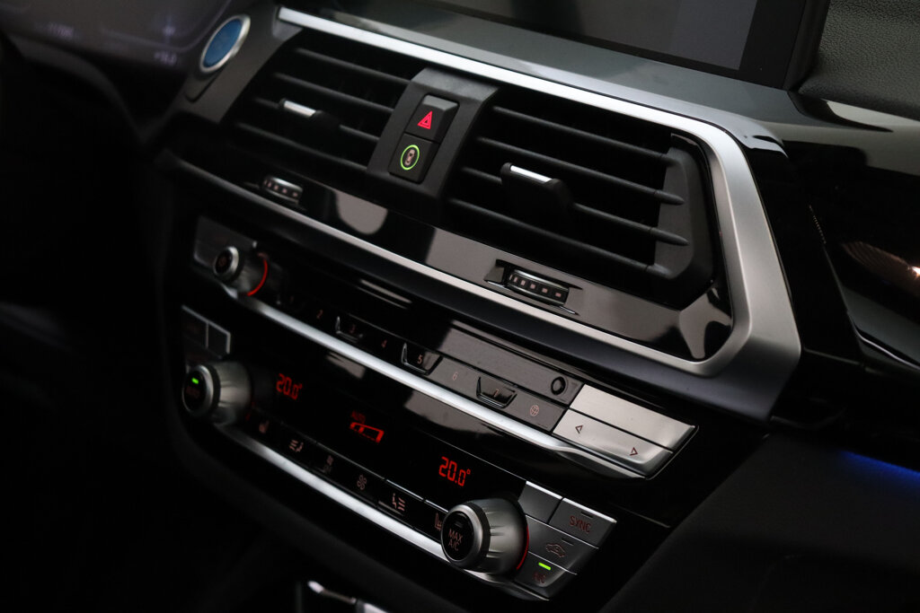 BMW iX3 18
