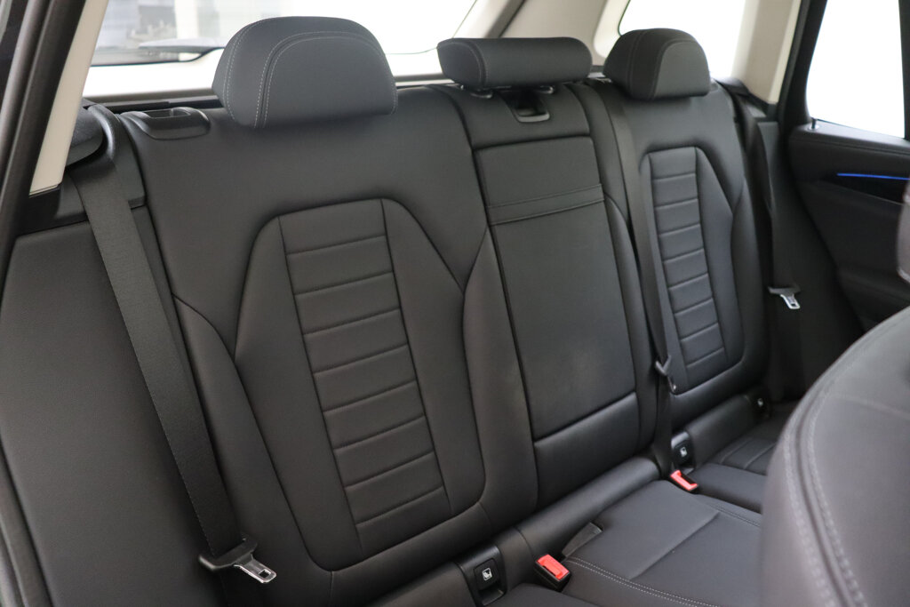 BMW iX3 21
