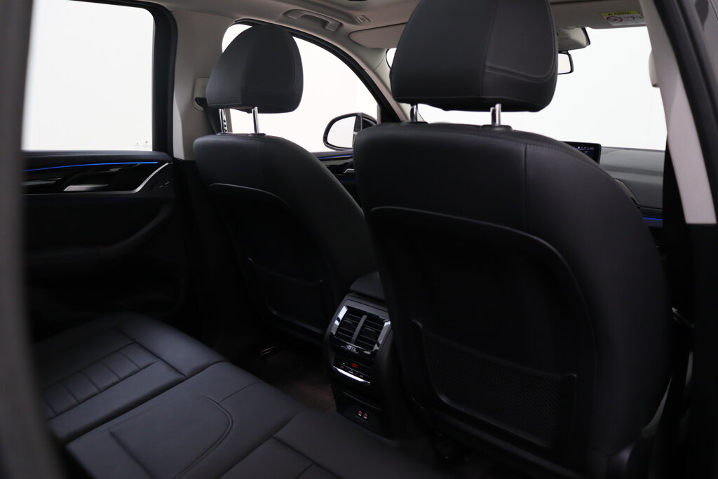 BMW iX3 22