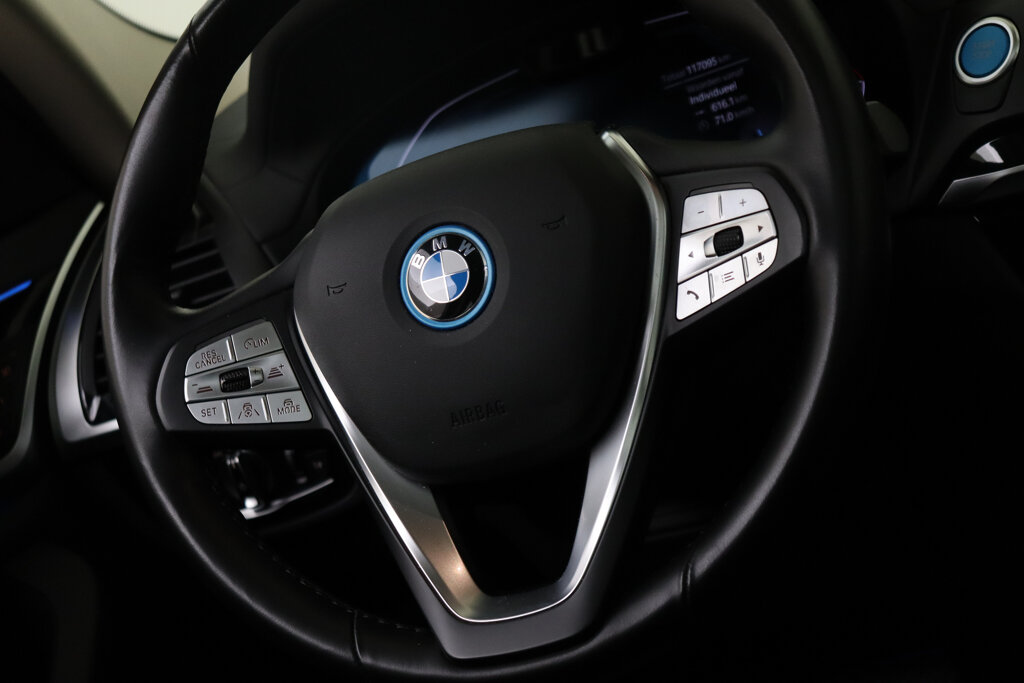 BMW iX3 24