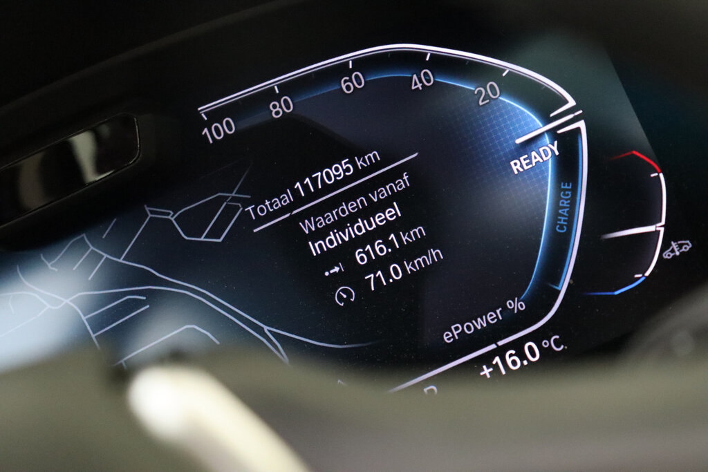 BMW iX3 41