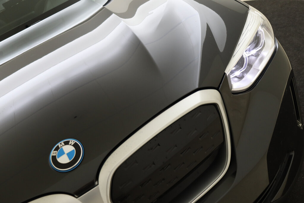 BMW iX3 56
