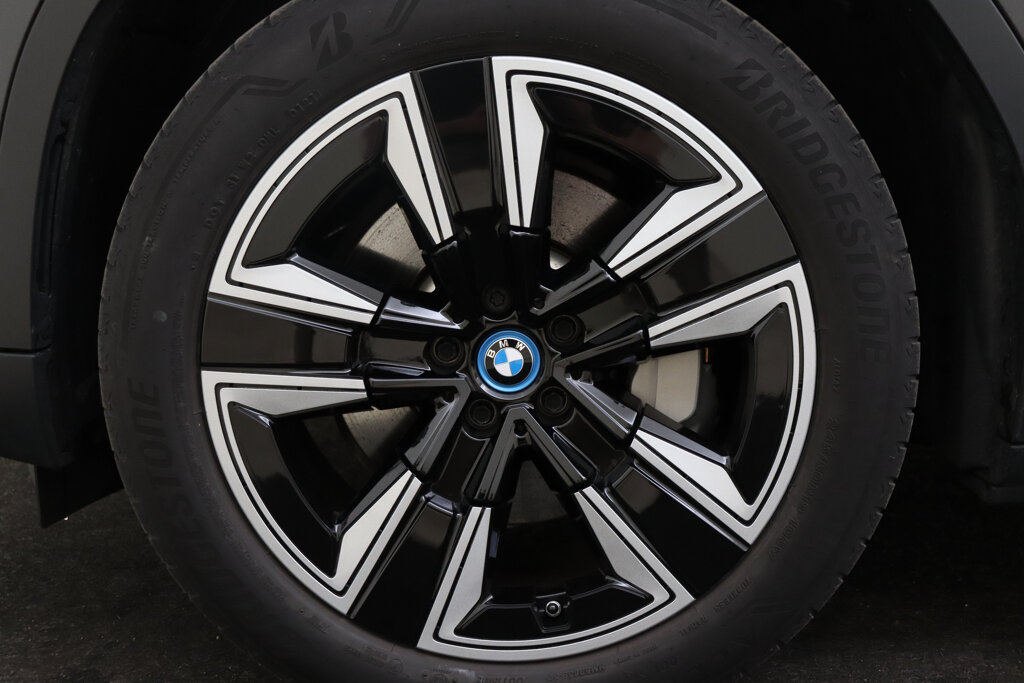 BMW iX3 61