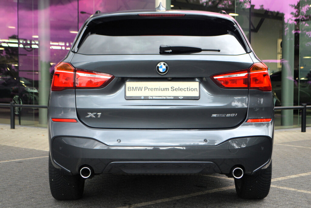 BMW X1 8