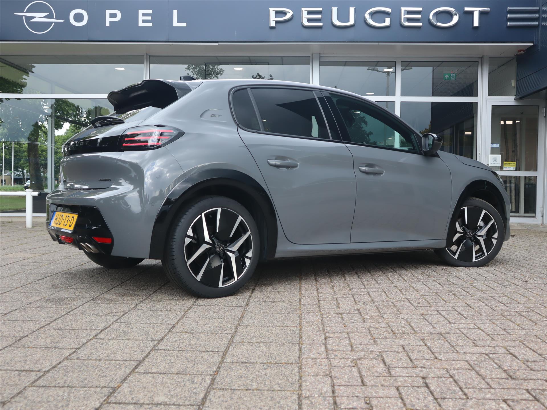 Peugeot 208 GT HYBRID 145pk e-DCS6 automaat, Rijklaarprijs, Camera voor en achter Adaptieve cruise control Keyless entry & start - Afbeelding 4