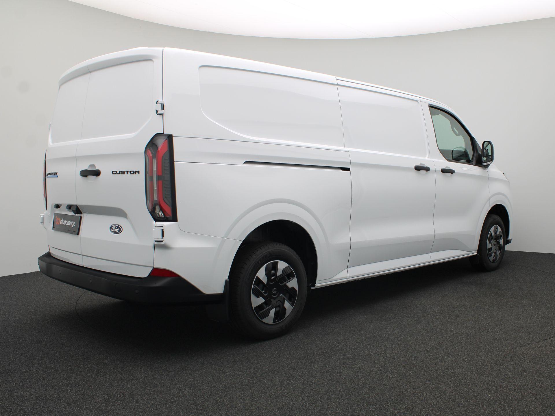 Ford E-Transit Cust. 340 L2H1 Trend 71 kWh 136PK Aut. - Afbeelding 4