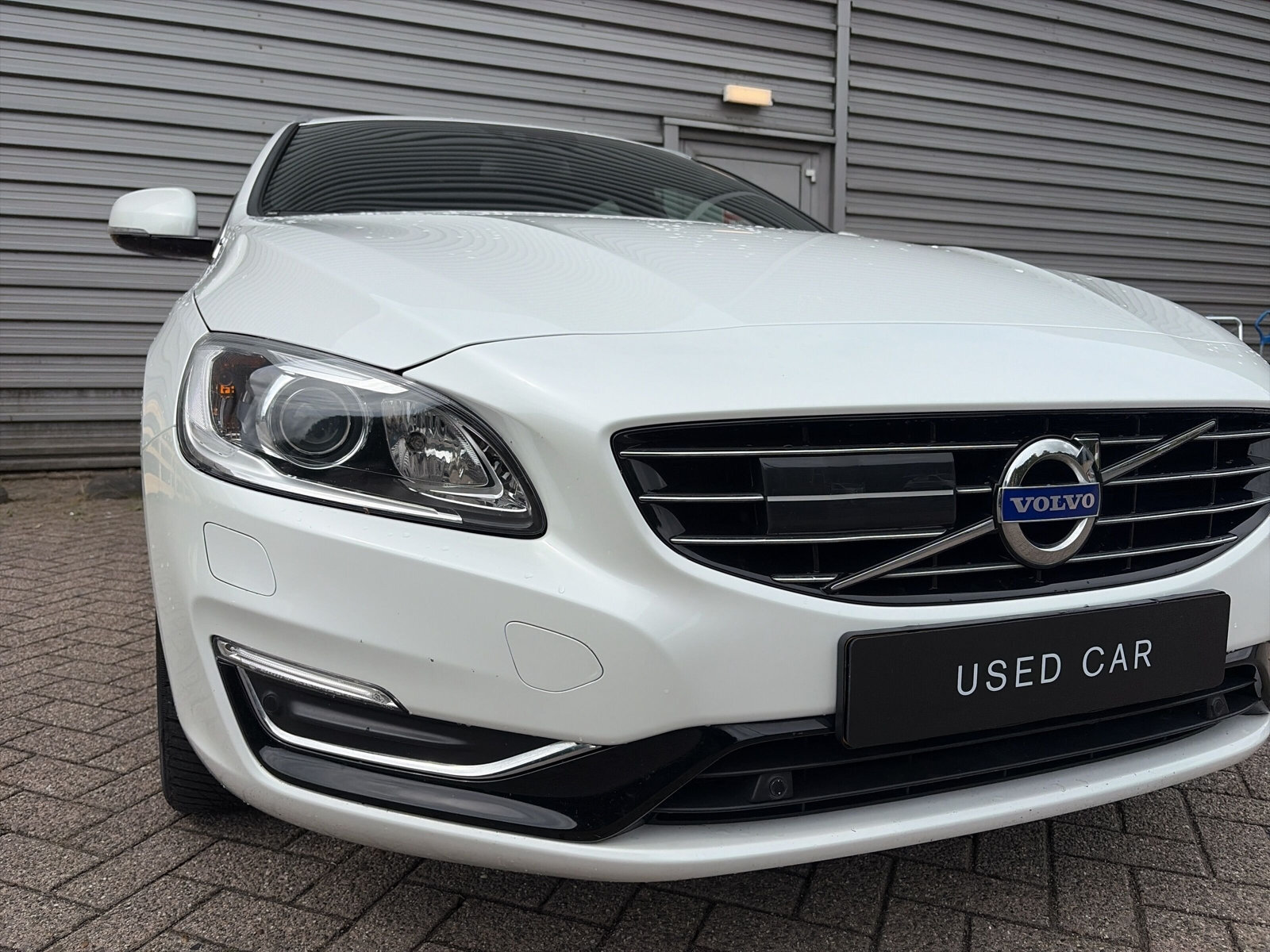 Volvo V60 2.4 D6 AWD Plug-In Hybrid Summum - Afbeelding 4