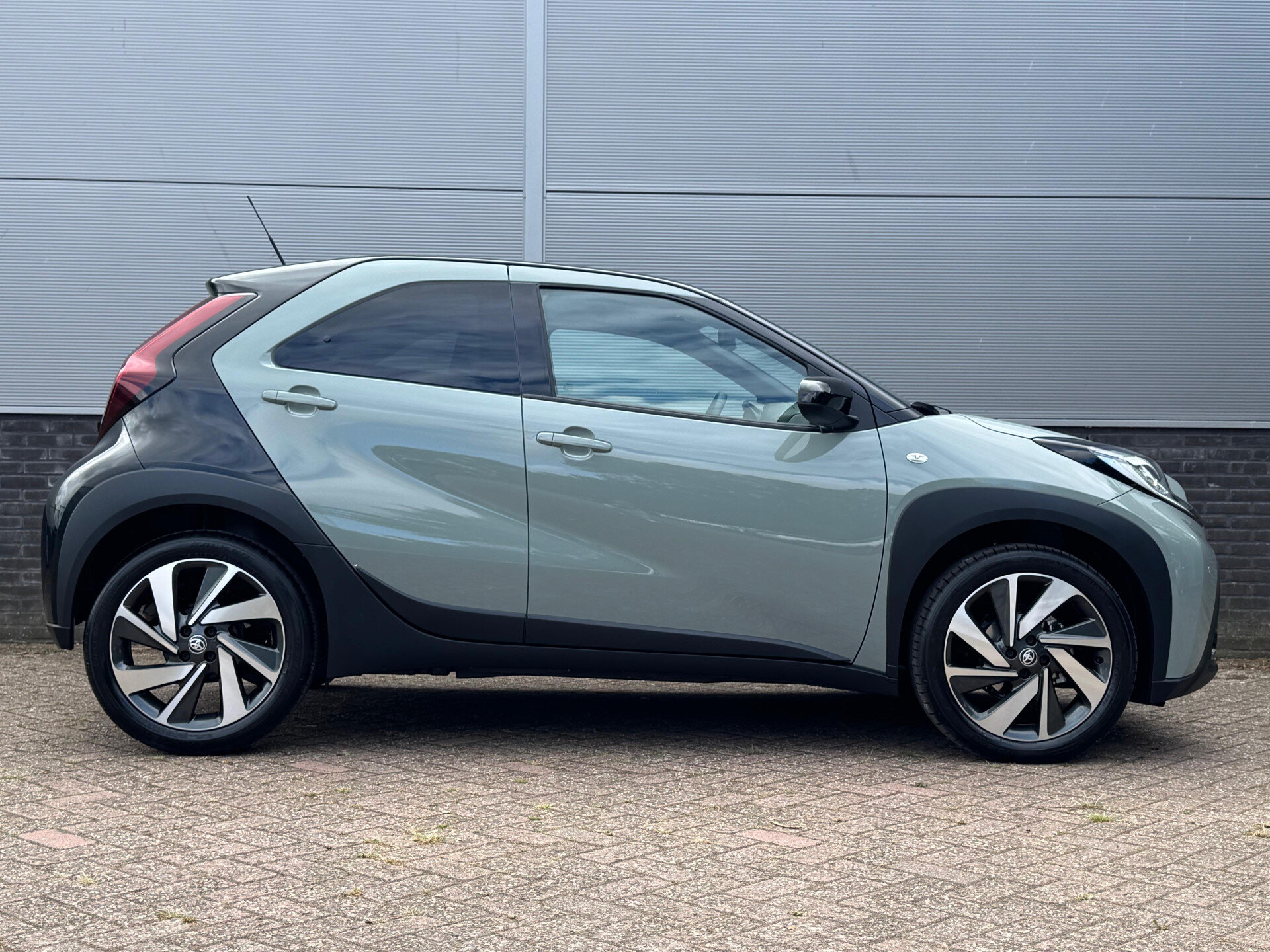 Toyota Aygo X 1.0 VVT-i S-CVT Envy - Afbeelding 2