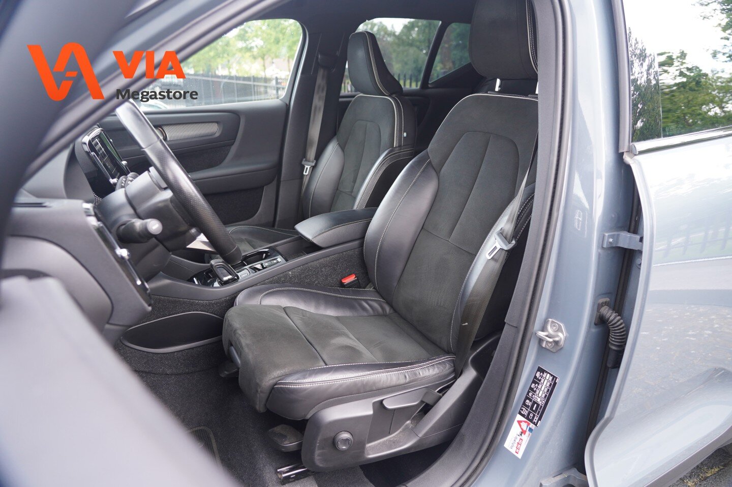 Volvo XC40 1.5 PHEV T5 | Recharge | R-design | Dig. Cockpit | Trekhaak | LED | Adaptive Cruise | Camera | 19" LM - Afbeelding 4