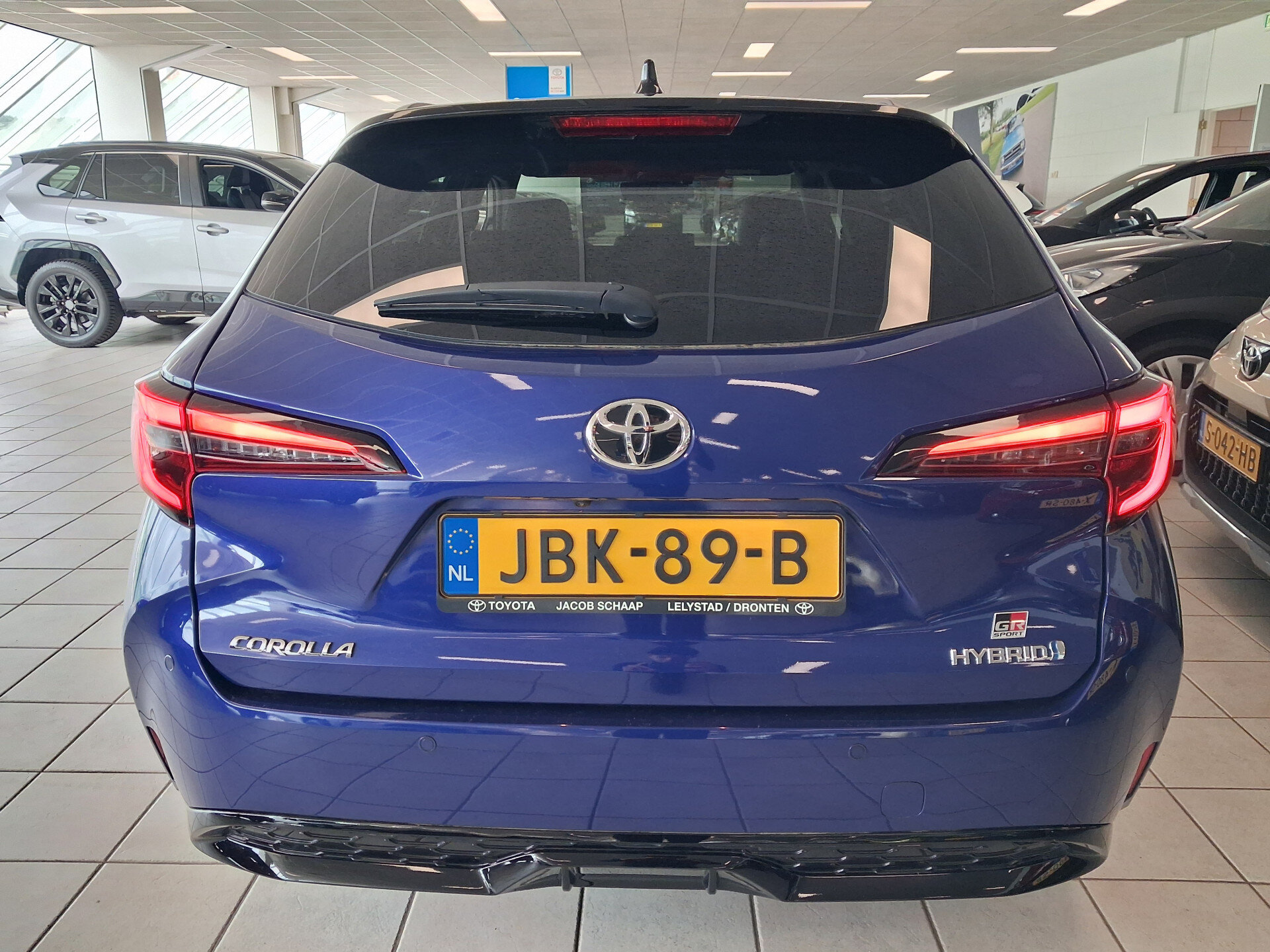 Toyota Corolla Touring Sports Hybrid 200 GR Sport Plus - Afbeelding 4