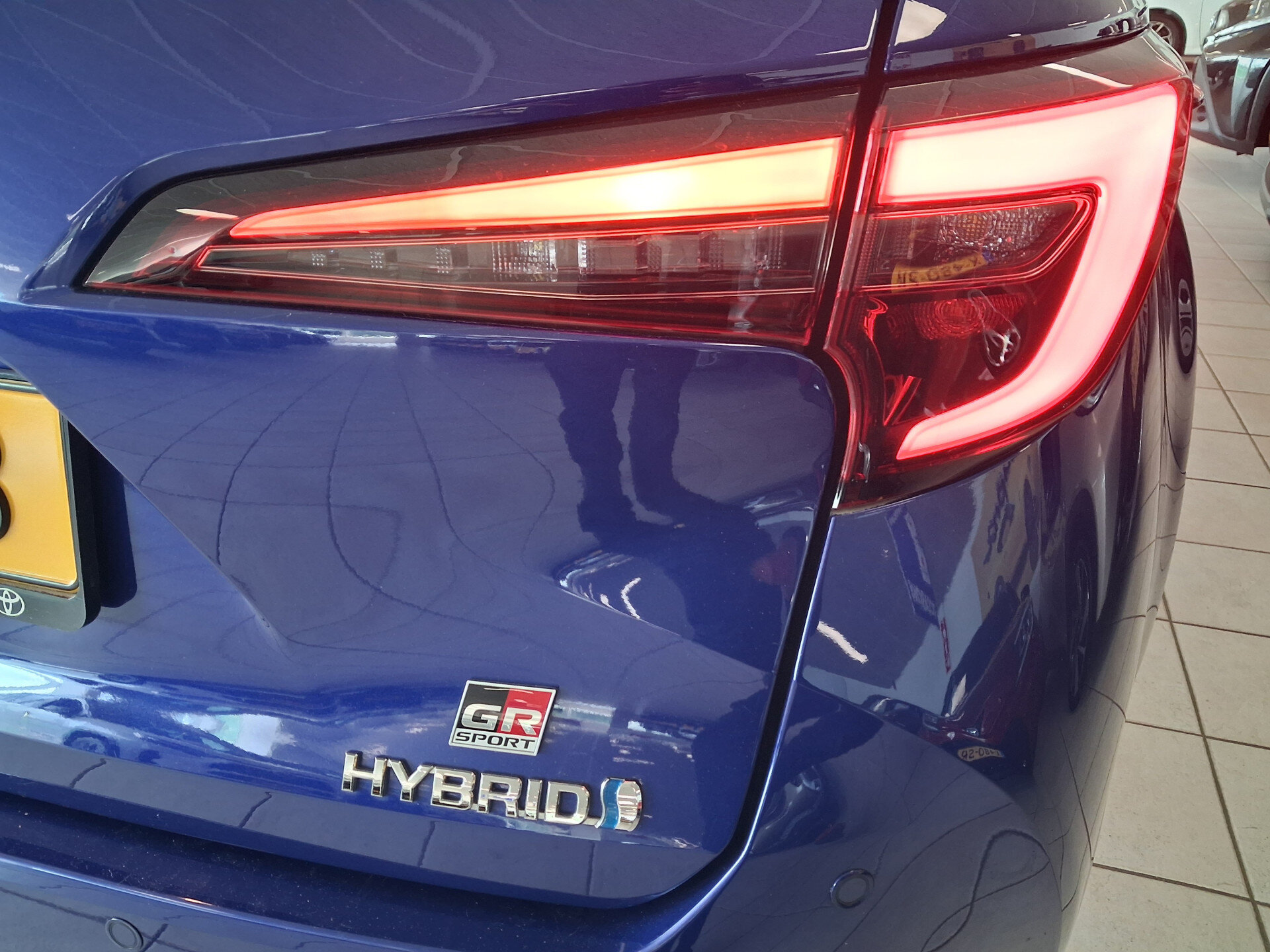 Toyota Corolla Touring Sports Hybrid 200 GR Sport Plus - Afbeelding 5