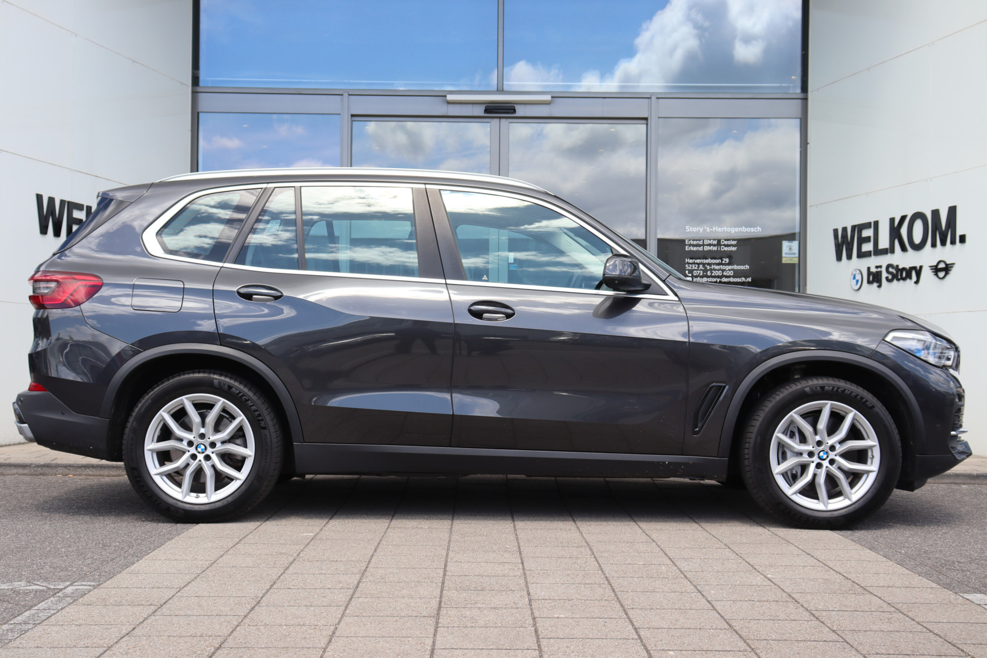 BMW X5 8