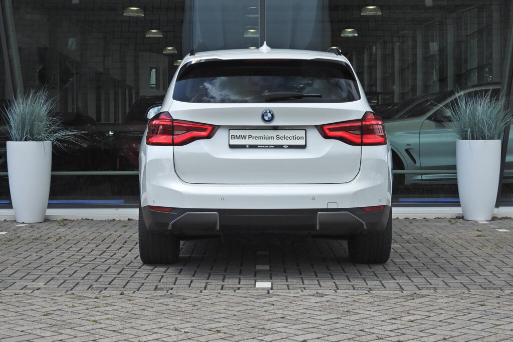 BMW iX3 19