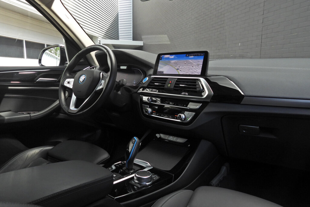BMW iX3 30