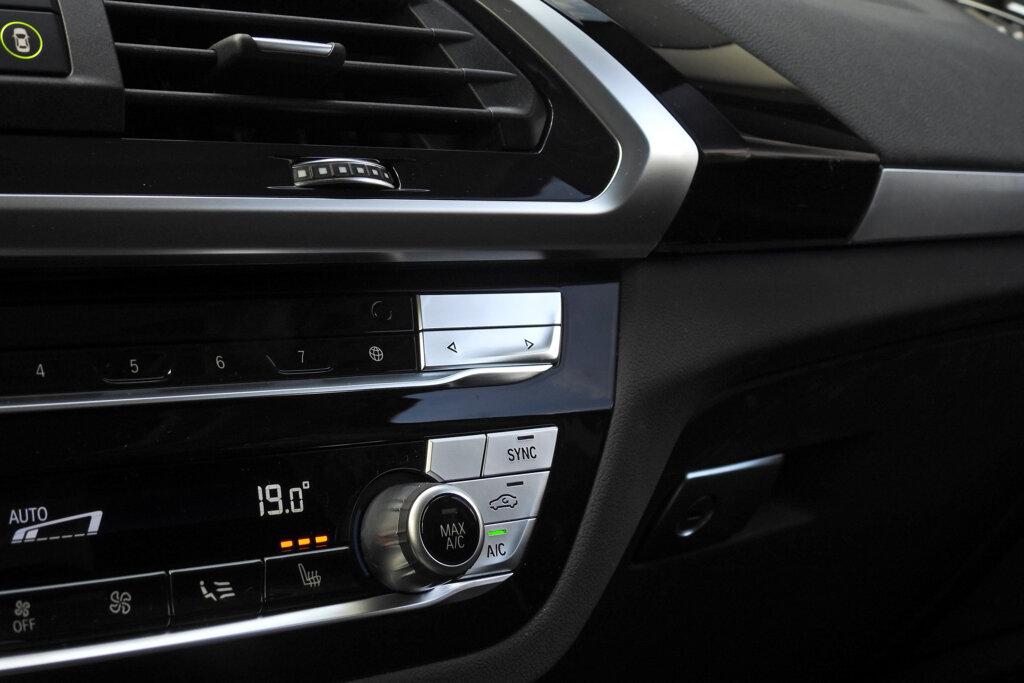 BMW iX3 49